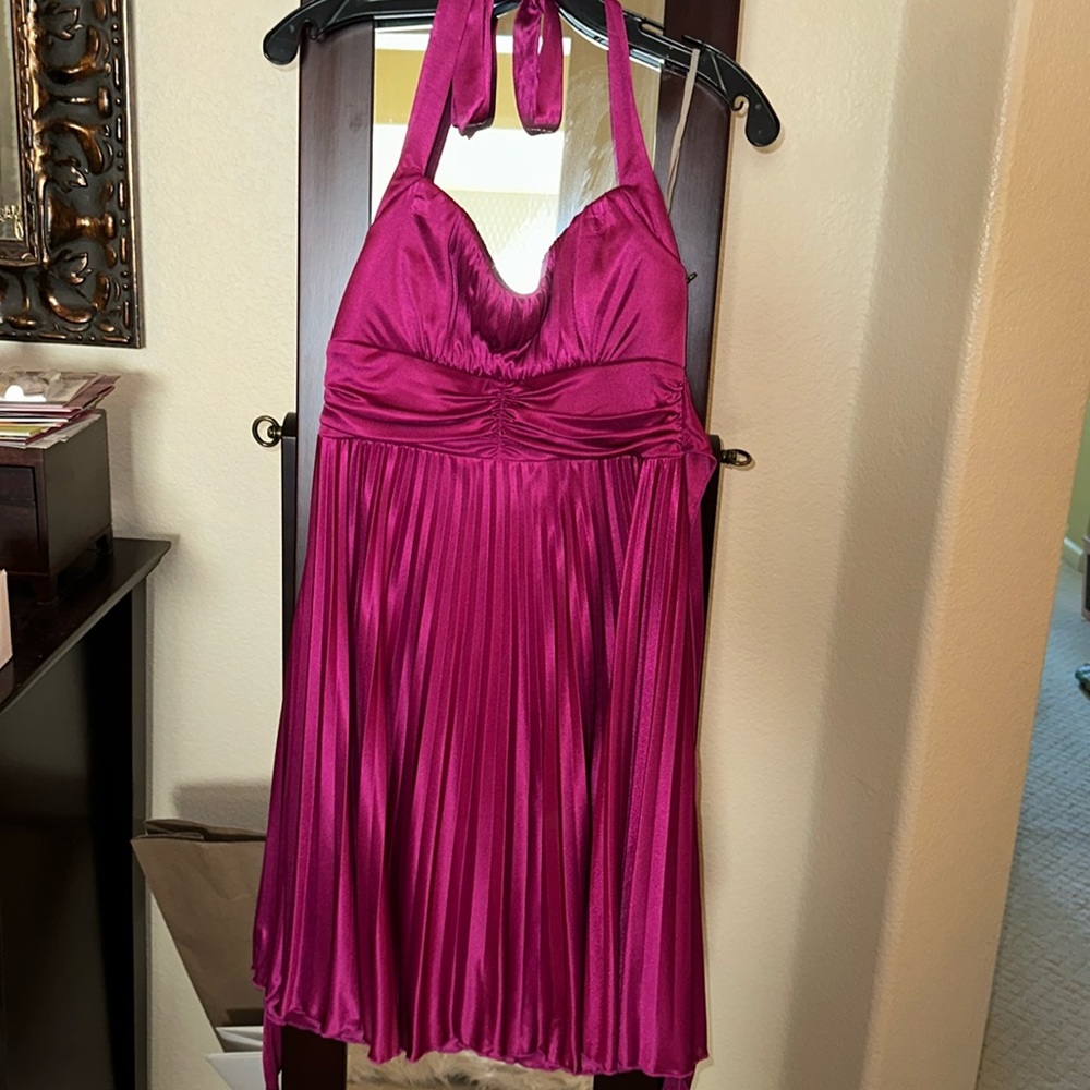 Gorgeous cocktail wedding fushia dress! Show stopper! 😍